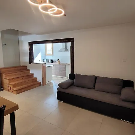 Auberge Des Charmettes 2*