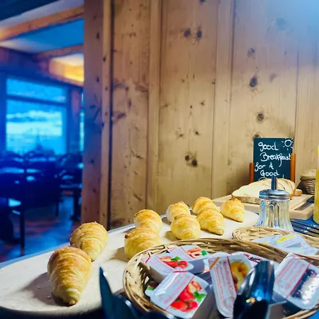 Auberge Des Charmettes 2* Bourg-Saint-Pierre