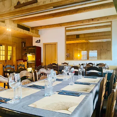 Des Charmettes بيت ريفي