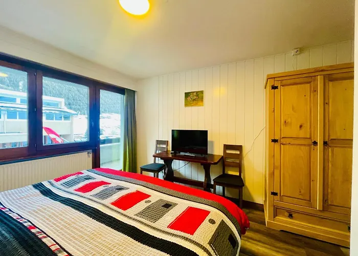 Des Charmettes אורחן בור-סן-פייר