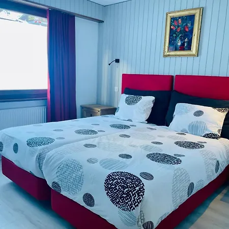 Des Charmettes イン