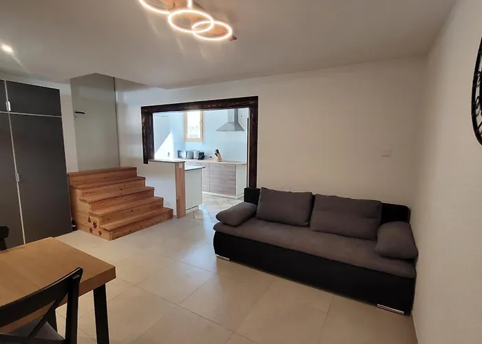 Auberge Des Charmettes 2*